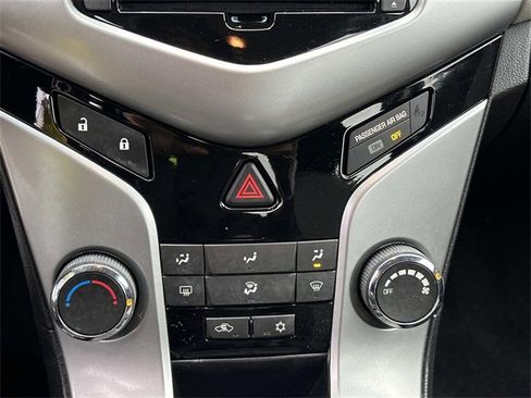 Used 2014 Chevrolet Cruze LS image 19
