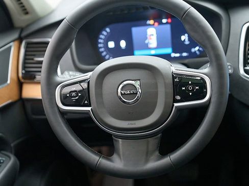 Certified 2025 Volvo XC90 B6 Plus AWD/4WD image 28