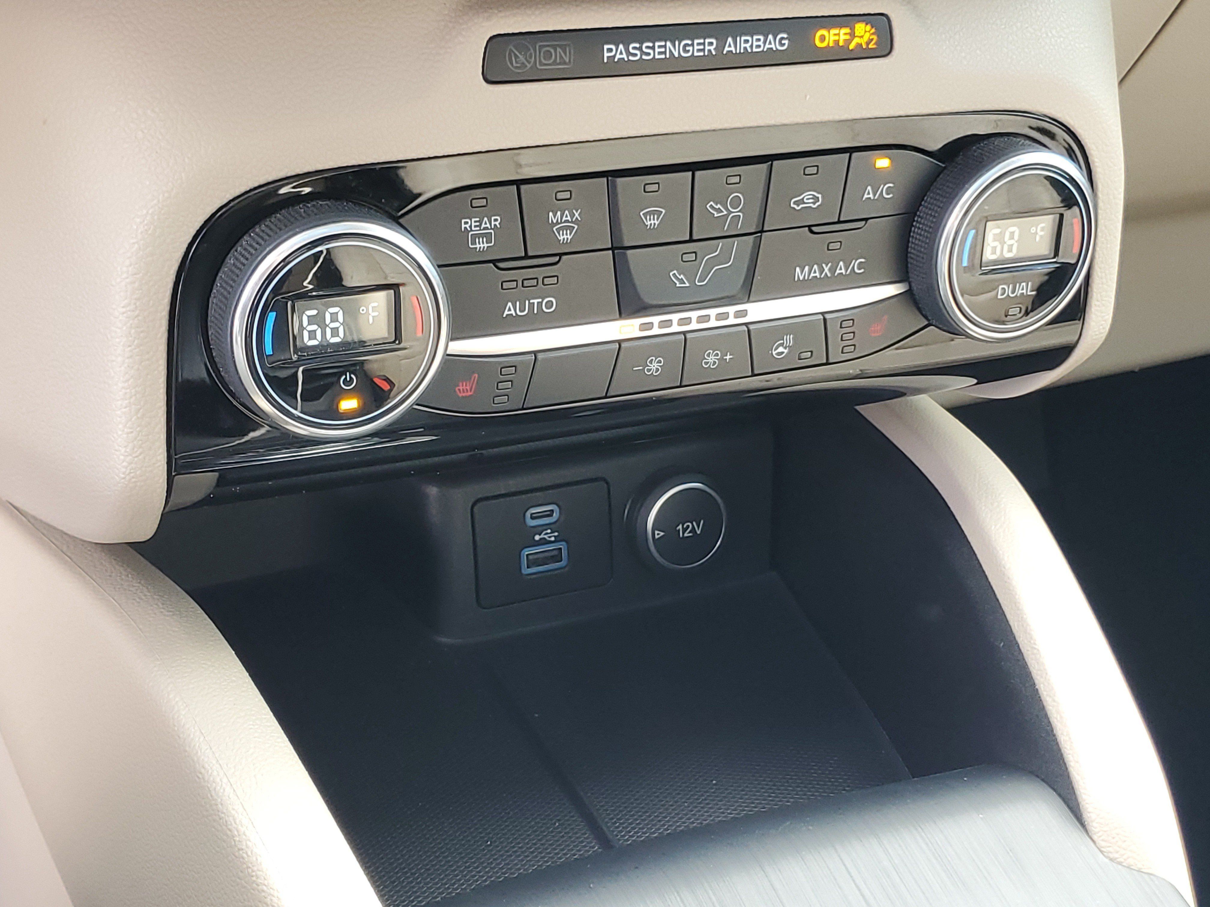 Used 2021 Ford Escape Titanium FWD image 18