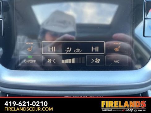 Used 2025 Subaru Outback Premium w/ Popular Package #1A image 33