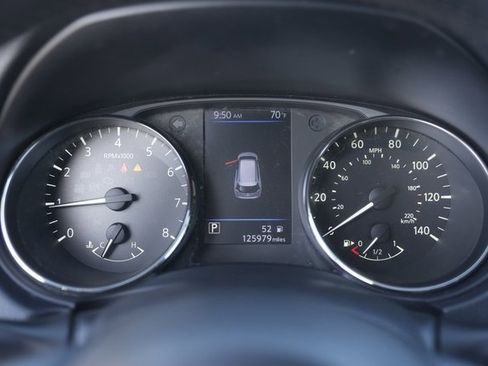 Used 2019 Nissan Rogue SV image 24