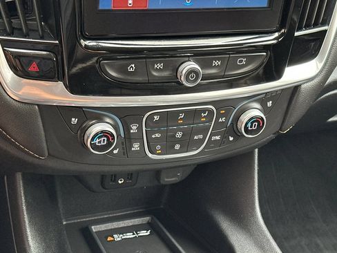 Used 2019 Chevrolet Traverse Premier AWD/4WD image 21