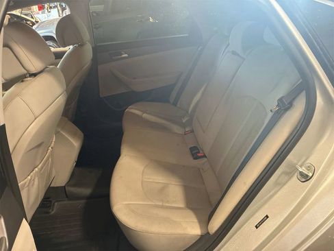 Used 2016 Hyundai Sonata SE FWD image 4