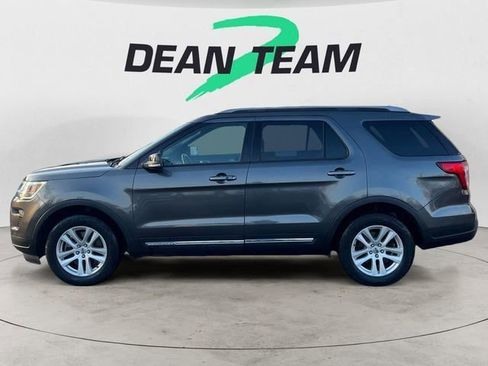 Used 2018 Ford Explorer XLT w/ Equipment Group 201A image 5