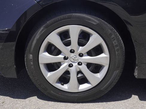 Used 2023 Toyota Corolla LE FWD image 7