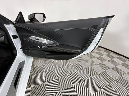 Used 2023 Chevrolet Corvette Stingray image 18