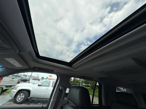 Used 2017 Chevrolet Tahoe Premier AWD/4WD image 11