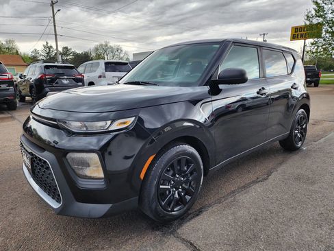 Used 2021 Kia Soul LX FWD image 4