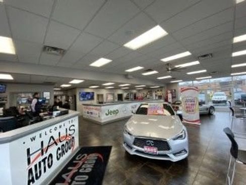 Used 2025 Jeep Gladiator Sport image 38