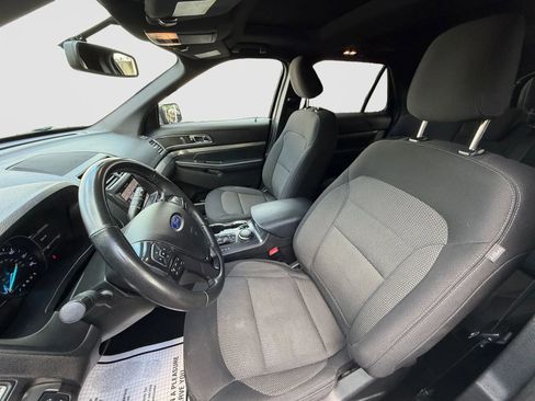 Used 2019 Ford Explorer XLT w/ Equipment Group 201A AWD/4WD image 13
