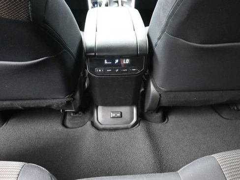 Certified 2024 Toyota Highlander LE AWD/4WD image 25