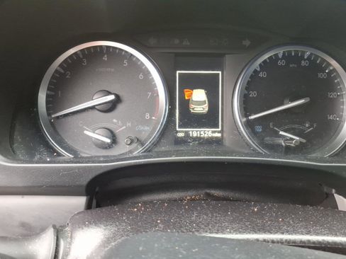 Used 2017 Toyota Highlander XLE image 16