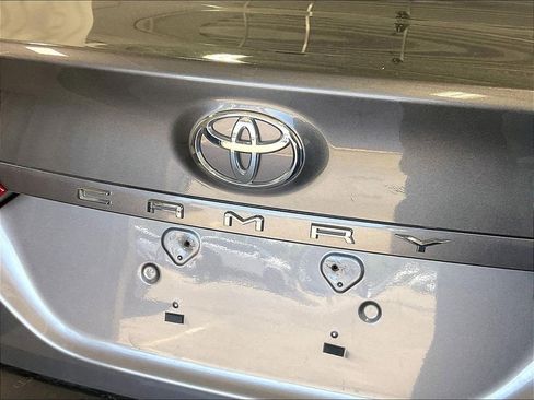 Used 2019 Toyota Camry XLE FWD image 29