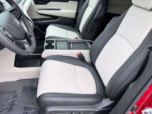 New 2026 Honda Odyssey Elite image 5
