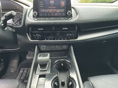 Certified 2023 Nissan Rogue SV w/ SV Premium Package AWD/4WD image 20
