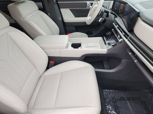 Used 2025 Hyundai Santa Fe SEL image 13