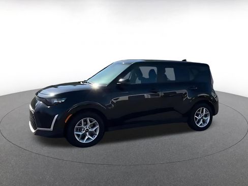 Used 2025 Kia Soul LX w/ LX Technology Package FWD image 7