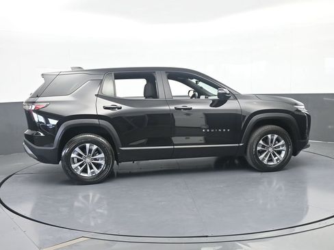 Used 2025 Chevrolet Equinox LT w/ Safety and Technology Package FWD image 7