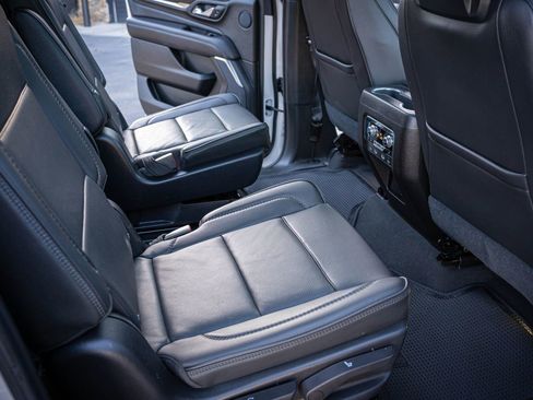 Used 2021 GMC Yukon XL Denali image 37