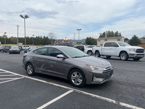Used 2020 Hyundai Elantra Value Edition w/ Cargo Package (C1) FWD image 8