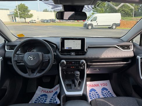 Used 2025 Toyota RAV4 XLE FWD image 19