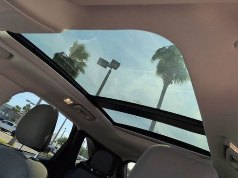 Certified 2022 Ford Escape SE w/ SE Sport Appearance Package image 20