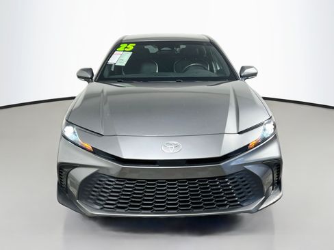 Used 2025 Toyota Camry SE FWD image 11
