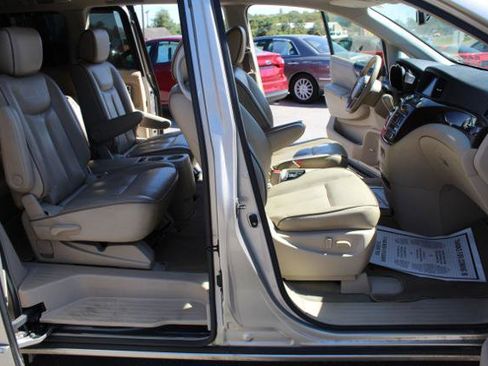 Used 2013 Nissan Quest LE FWD image 13
