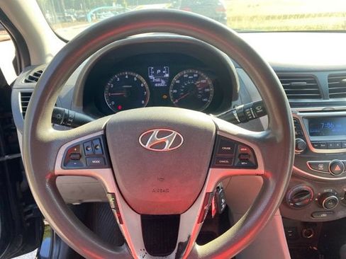 Used 2016 Hyundai Accent SE w/ Option Group 02 FWD image 13