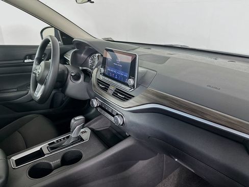 Certified 2025 Nissan Altima 2.5 SV FWD image 34