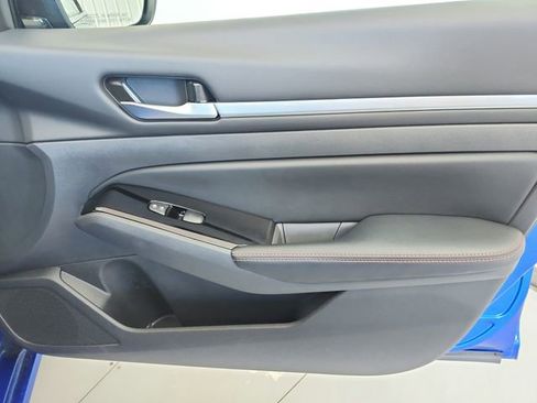 Used 2025 Nissan Altima 2.5 SR image 40