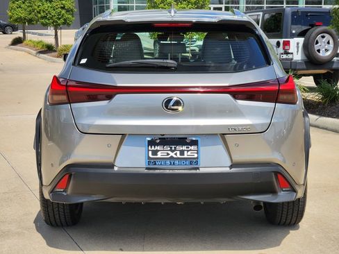 Used 2019 Lexus UX 200 w/ Premium Package image 6