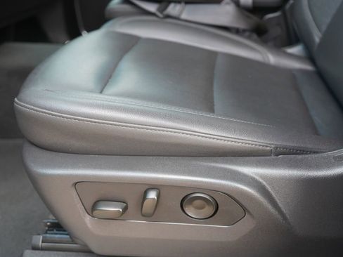 Used 2025 GMC Sierra 1500 SLT AWD/4WD image 23