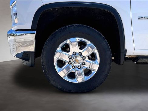 Used 2022 Chevrolet Silverado 2500 LTZ w/ LTZ Plus Package AWD/4WD image 35