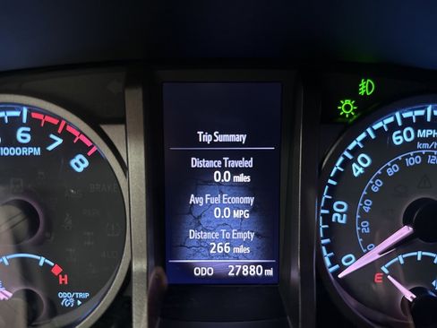 Used 2021 Toyota Tacoma TRD Off-Road image 15