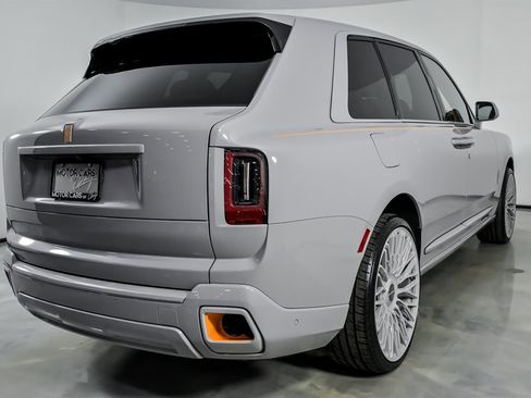 Used 2025 Rolls-Royce Cullinan image 12
