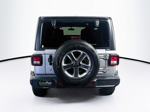 Used 2020 Jeep Wrangler Unlimited Sahara AWD/4WD image 7