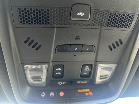 Used 2023 Cadillac XT6 Premium Luxury w/ Technology Package image 21