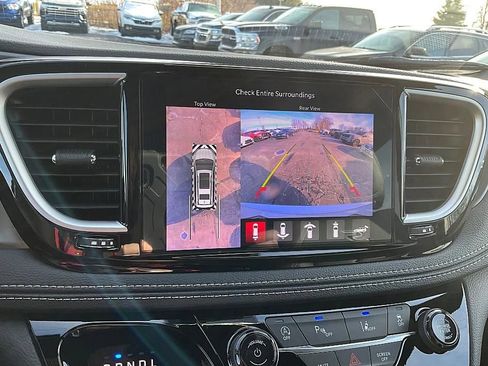 New 2026 Chrysler Pacifica Select FWD image 25