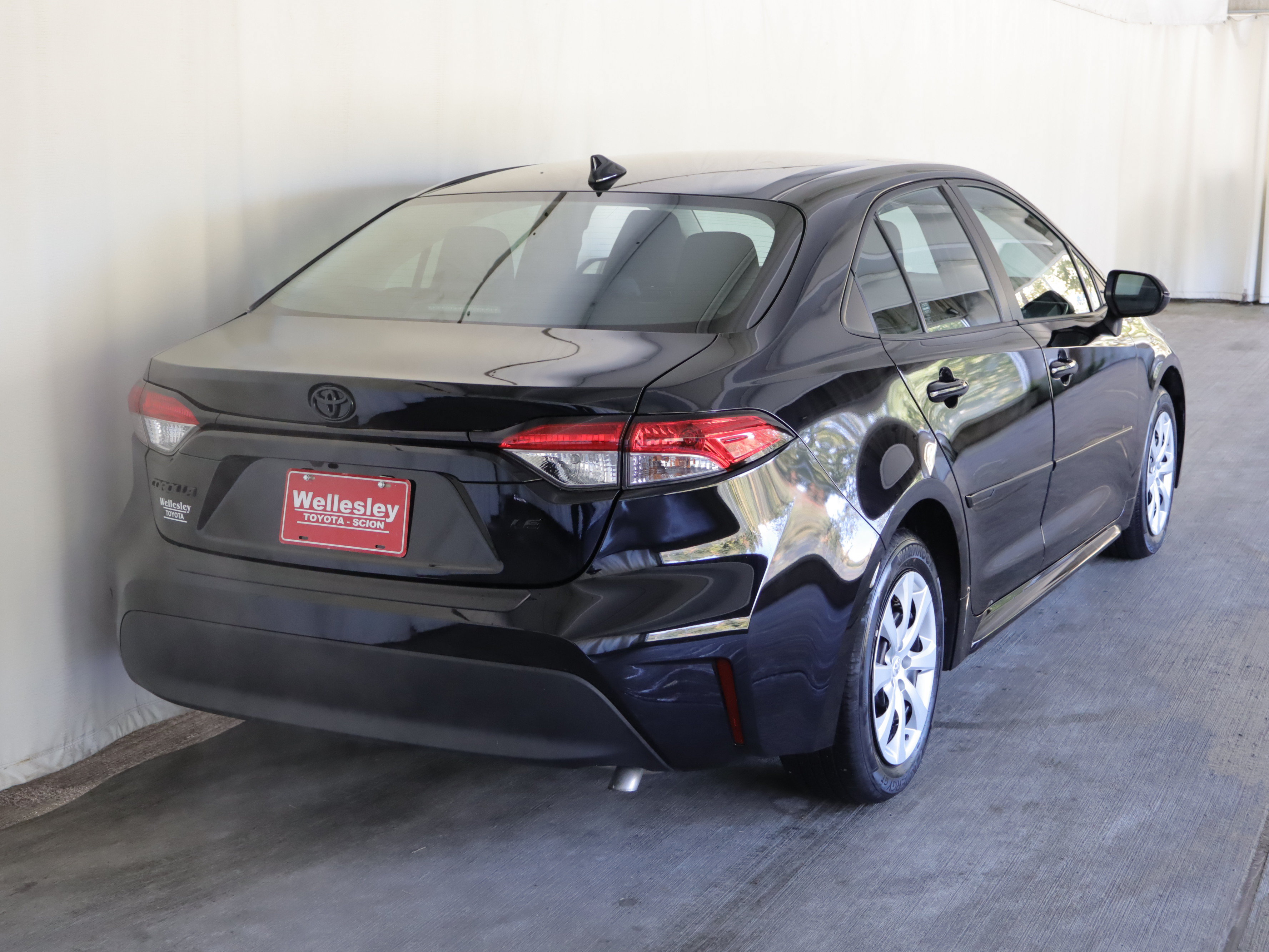 Used 2024 Toyota Corolla LE FWD image 6