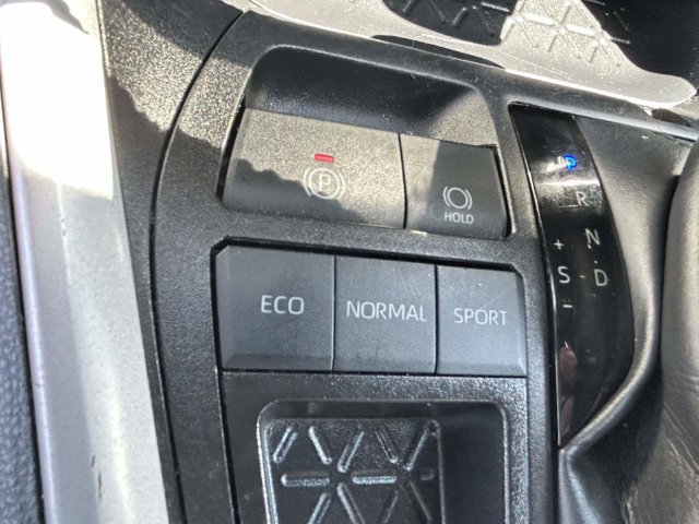 Used 2025 Toyota RAV4 XLE FWD image 17