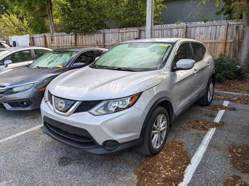 Used 2018 Nissan Rogue Sport S w/ S Appearance Package image 13