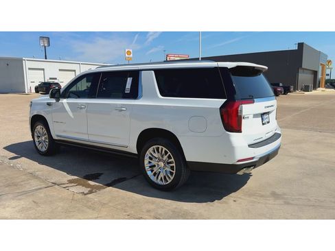New 2026 GMC Yukon XL Denali w/ Denali Reserve Package AWD/4WD image 6