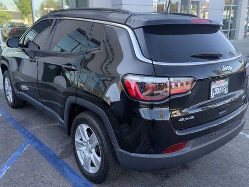 Used 2022 Jeep Compass Latitude w/ Sun and Sound Group AWD/4WD image 4