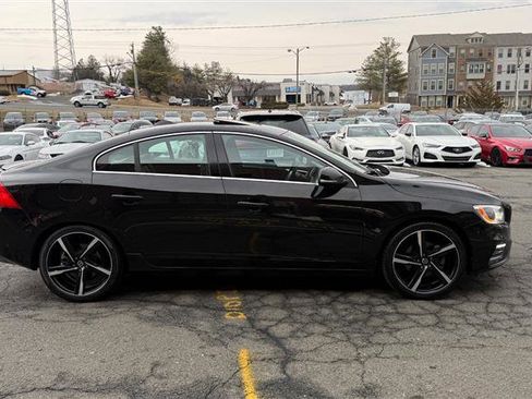 Used 2016 Volvo S60 T5 R-Design image 6