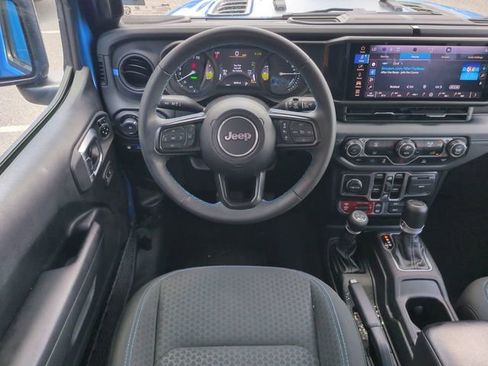 Used 2024 Jeep Wrangler Unlimited Rubicon 4xe AWD/4WD image 16