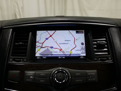 Used 2011 INFINITI QX56 4WD w/ Deluxe Touring Pkg image 16