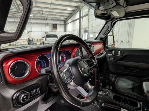 Used 2021 Jeep Gladiator Rubicon AWD/4WD image 14