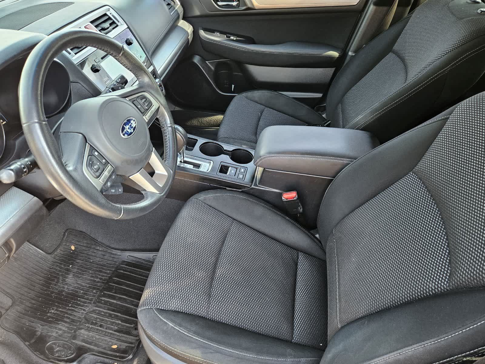 Used 2016 Subaru Outback 2.5i Premium AWD/4WD image 2