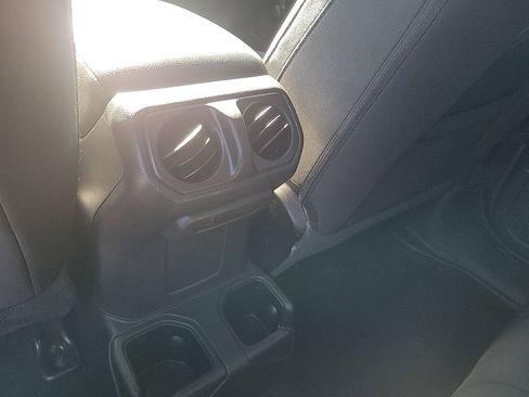 Used 2022 Jeep Gladiator Sport image 21